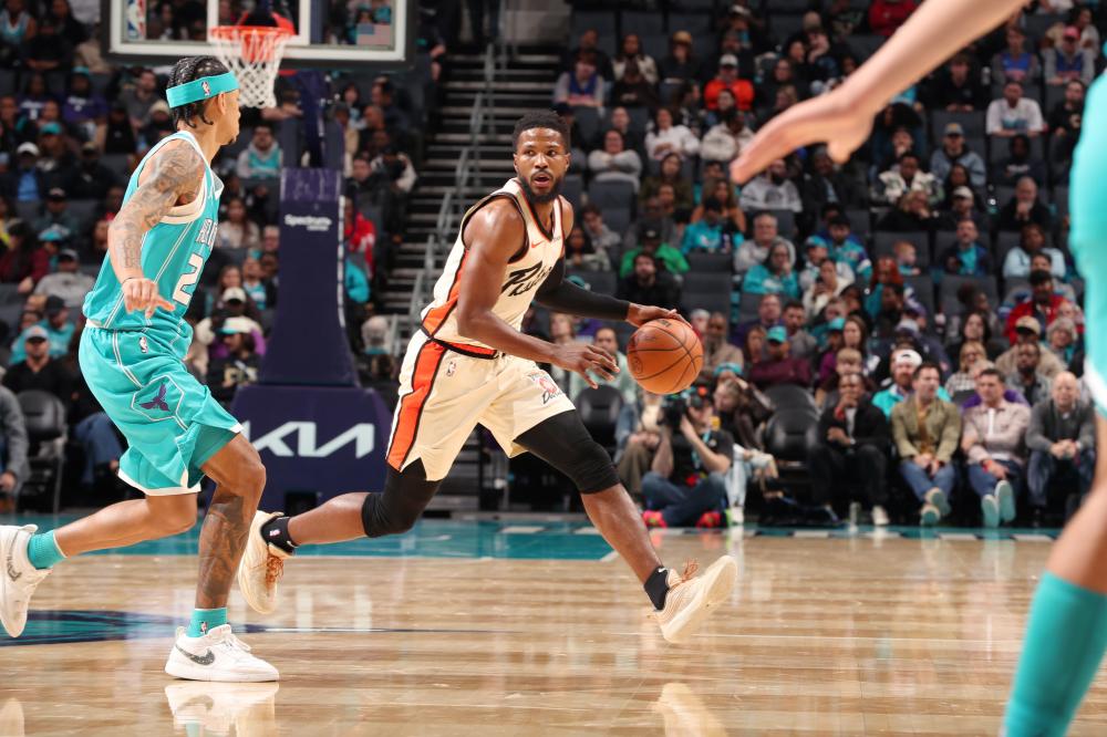 防守稳健 防守稳健