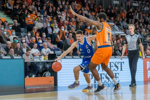 攻破对方大 攻破对方大